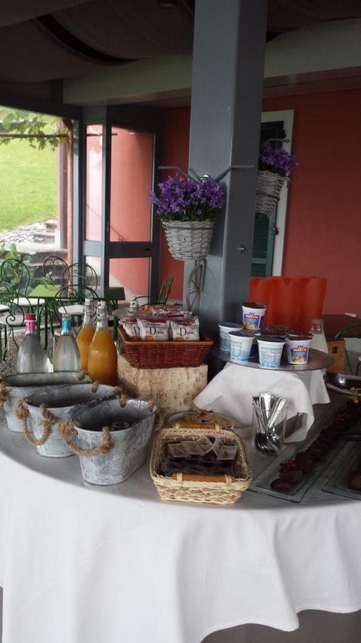 Locanda Pozzetto ลาเวโน มอมเบลโล ภายนอก รูปภาพ